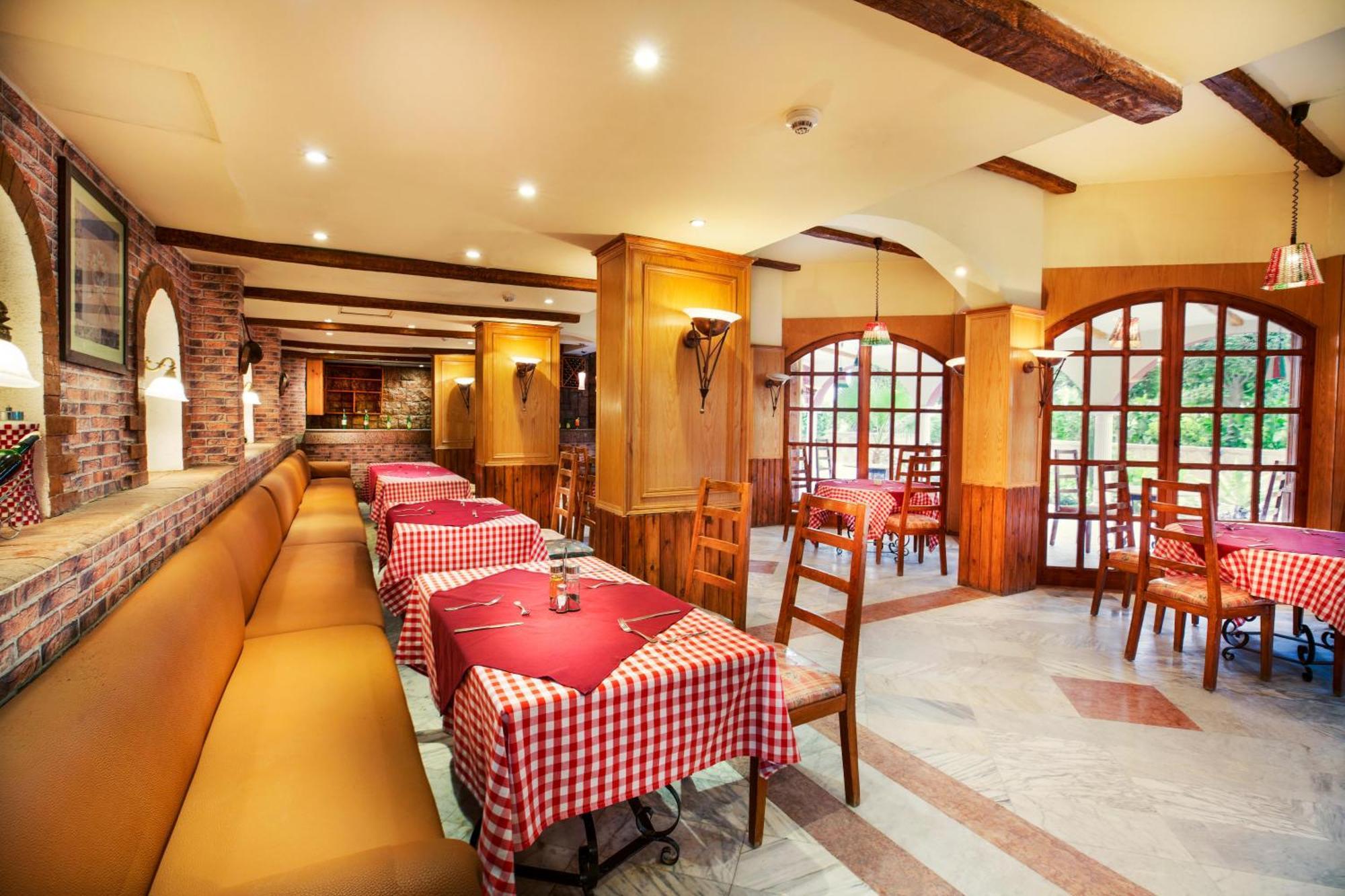 Pyramisa Hotel Luxor Ngoại thất bức ảnh